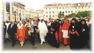 Rentre "Hommes et religions pour la paix", à Lisbonne en 2001.